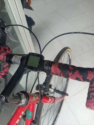 Bicicleta de carretera roja