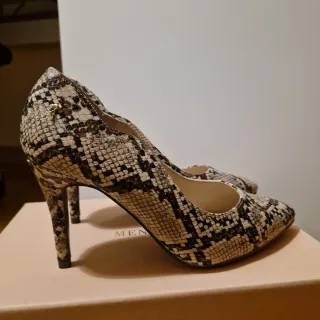 Zapatos tacón diseño serpiente Membur