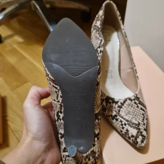 Zapatos tacón diseño serpiente Membur