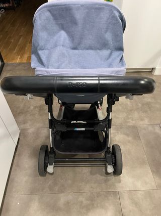 Carrito de bebé gris marca Nurse modelo Town