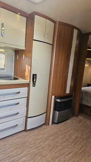 Caravana Hobby Premium 650