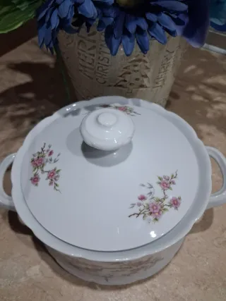 Sopera Bavaria con flores rosas