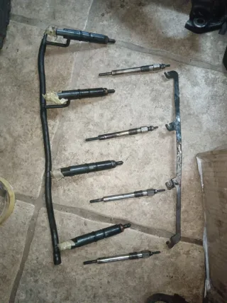 Inyectores/tubos gasoil/calentadors Fronterad28tdi