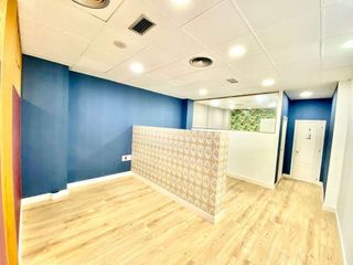 Oficina en alquiler en Los Remedios en Sevilla