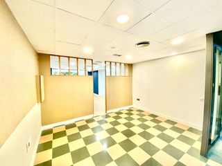 Oficina en alquiler en Los Remedios en Sevilla