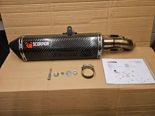 Escape SCORPION Red Power Suzuki V-strom 1000