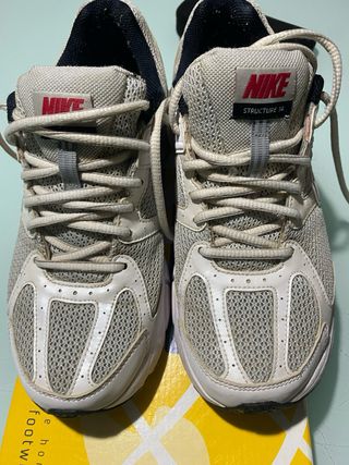 Zapatillas Nike Structure 14 Beige/Blanco