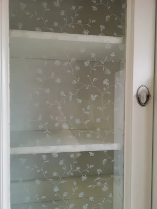 Mueble auxiliar vintage blanco y madera