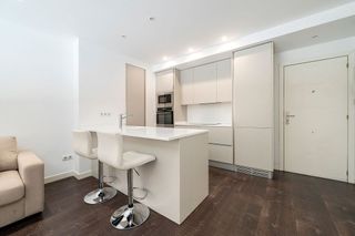 Piso en alquiler en Almagro en Madrid