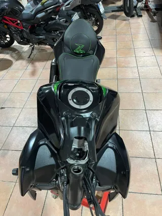 Kawasaki Z800 Negra y Verde