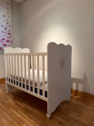 Cuna bebé Little Star casi nueva