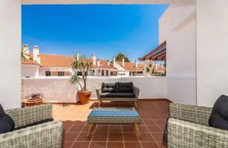 Piso en alquiler en Nueva Andalucía centro en Marbella