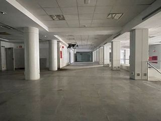 Local comercial en alquiler en Los Remedios en Sevilla