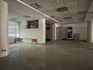 Local comercial en alquiler en Los Remedios en Sevilla