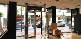 Local comercial en alquiler en Zona Miraflores en Marbella