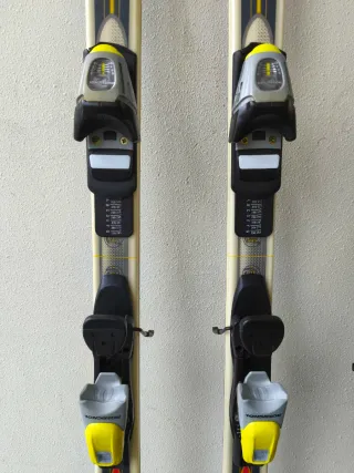 Esquís de Pista Carving Rossignol y Völkl