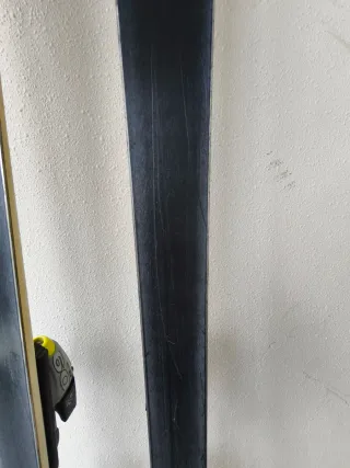 Esquís de Pista Carving Rossignol y Völkl