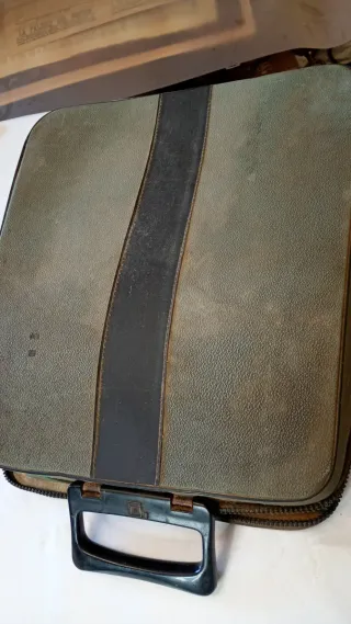 Máquina de escribir Olivetti Lettera 32