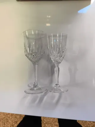 Juego 4 vasos de cristal tallado