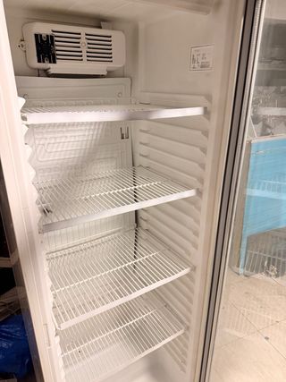 Nevera expositora bebidas casi nueva