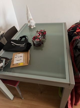Mesa de aluminio y cristal extensible