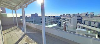 Ático en alquiler en Nueva Andalucía centro en Marbella