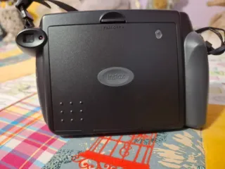 Cámara Instantánea Fujifilm Instax 210 Negra