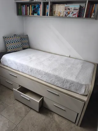 Cama nido con cajoneras y estantería