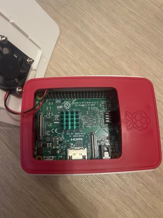 Raspberry Pi 3B V1.2 con Carcasa
