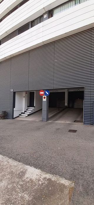 Garaje en venta en La Vall d'Hebron en Barcelona