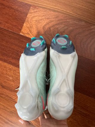 Botas de fútbol Nike Phantom Luna