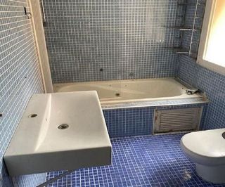 Piso en venta en Ambroz en Madrid