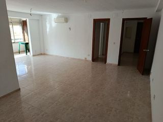 Piso en venta en La Carihuela en Torremolinos