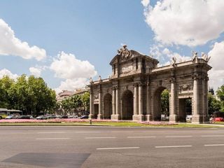 Piso en alquiler en Pacífico en Madrid