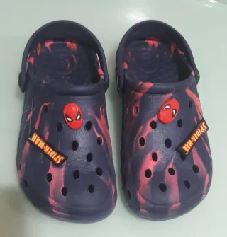Zuecos Spiderman Talla 32