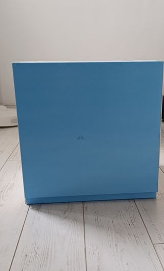 Armario de pared blanco sin estrenar