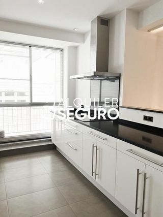 Piso en alquiler en Pacífico en Madrid