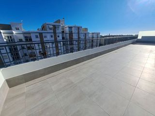 Ático en alquiler en Parque Mediterráneo - Santa Paula en Málaga