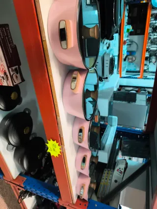 Juego de ollas rosa y negro