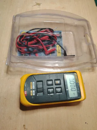 Multímetro Fluke 12