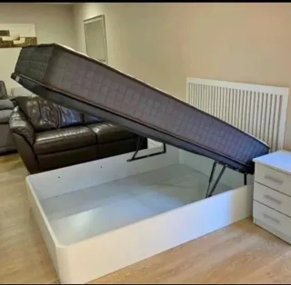 Canapés y colchones nuevos