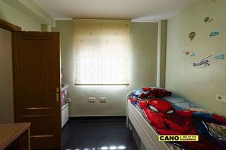 Piso en venta en Los Molinos - Villa Blanca en Almería