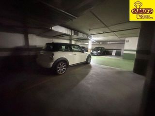 Garaje en venta en Ensanche - Sar en Santiago de Compostela