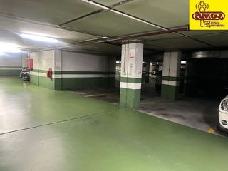 Garaje en venta en Ensanche - Sar en Santiago de Compostela