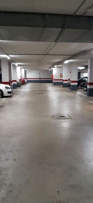 Garaje en venta en La Vall d'Hebron en Barcelona