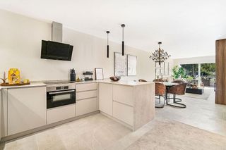 Piso en alquiler en Nueva Andalucía centro en Marbella