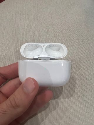 Caja AirPods Pro A2084