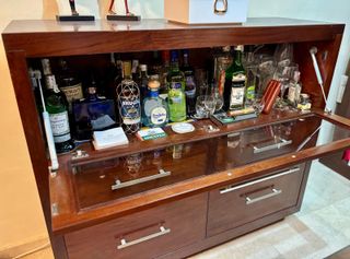 Salón Mesa Comedor + 6 Sillas + Mueble Bar