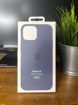 Funda iPhone 15 Silicone Case MagSafe