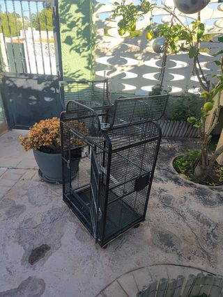 Jaula grande de hierro